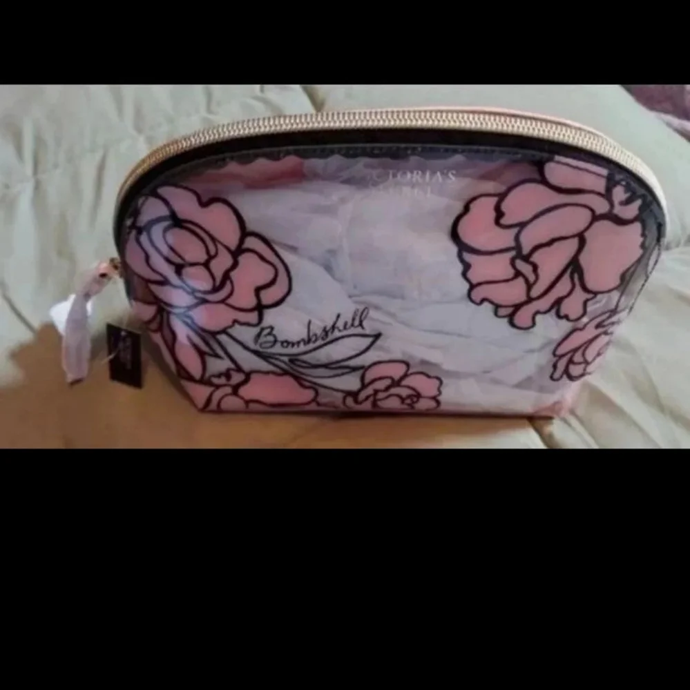 VICTORIA'S SECRET BOMBSHELL PEONY MAKEUP BEAUTY MAKEUP BAG PINK NWT 2021 RETIRED